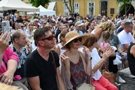 Zväčšiť fotografiu - V cyklistickom drese aj v kroji: sobota v kraji v znamení športu aj folklóru