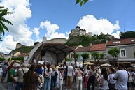 Zväčšiť fotografiu - V cyklistickom drese aj v kroji: sobota v kraji v znamení športu aj folklóru
