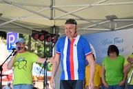 Zväčšiť fotografiu - V cyklistickom drese aj v kroji: sobota v kraji v znamení športu aj folklóru