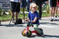 Zväčšiť fotografiu - V cyklistickom drese aj v kroji: sobota v kraji v znamení športu aj folklóru