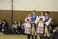 V deň koncertu vystúpili alexandrovci aj s folklórnym súborom trenčan na gymnáziu ľudovíta štúra - IMG_3911