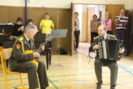 V deň koncertu vystúpili alexandrovci aj s folklórnym súborom trenčan na gymnáziu ľudovíta štúra - IMG_4269