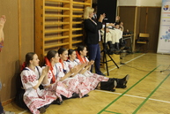 V deň koncertu vystúpili alexandrovci aj s folklórnym súborom trenčan na gymnáziu ľudovíta štúra - IMG_4296
