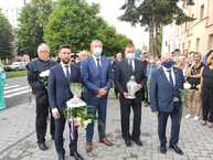 Zväčšiť fotografiu - V handlovej spomínajú na banícku tragédiu spred 12 rokov - 2020 pieta