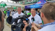 Zväčšiť fotografiu - V kraji pribudol ďalší defibrilátor, novomestskí futbalisti oslávili sto rokov fungovania - IMG_20220723_135917