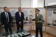 Zväčšiť fotografiu - V novom meste nad váhom vzdali hold historickým udalostiam i osobnostiam - IMG_7515