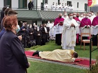 Zväčšiť fotografiu - V skalke vysvätili nového pomocného nitrianskeho biskupa - IMG_20210424_120824