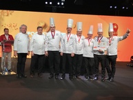 V slovenskom národnom tíme sa na svetovom kulinárskom pohári v luxembursku predstavili aj zástupcovia soš obchodu a služieb v púchove - Cukrar_17