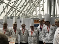 V slovenskom národnom tíme sa na svetovom kulinárskom pohári v luxembursku predstavili aj zástupcovia soš obchodu a služieb v púchove - Cukrar_23