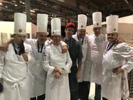 V slovenskom národnom tíme sa na svetovom kulinárskom pohári v luxembursku predstavili aj zástupcovia soš obchodu a služieb v púchove - Cukrar_31