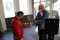 Zväčšiť fotografiu - V sobotu sa očkovalo na trenčianskom výstavisku aj zimnom štadióne v prievidzi - IMG_0013