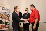 Zväčšiť fotografiu - V trenčianskej galérii ocenili najlepších v cestovnom ruchu za rok 2020 - IMG_3819