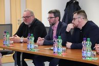 Zväčšiť fotografiu - Vedenie kraja sa stretlo so zástupcami odborov - IMG_5242