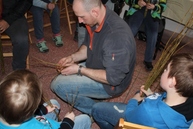 Veľkonočné tradície zamestnali šikovné ruky návštevníkov vlastivedného múzea - IMG_2532 (640x427)