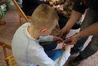 Veľkonočné tradície zamestnali šikovné ruky návštevníkov vlastivedného múzea - IMG_2589 (640x427)