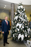 Vianočné trhovisko na župe otvorené každý deň až do piatku, nechýba ani spievajúci stromček - 20181203_TSK_vianocne_trhy_010w