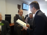 Vojnoví veteráni si prevzali medaily aj čaše s poďakovaním pri príležitosti 70. výročia od ukončenia 2. svetovej vojny - 06