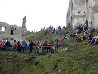 Vstupnú bránu hradu bystrica prekročilo takmer 600 ľudí - P1150113