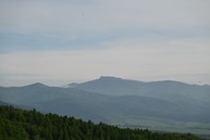 Zväčšiť fotografiu - Výstup na vrchol magury spojil vyše tisícku turistov