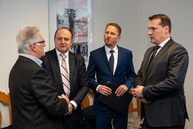 Za päť rokov  župa znížila zdedený dlh o 8,7 milióna eur, vďaka lepším úrokom teraz ušetrí ďalších 200 tis. eur ročne - 20190222_TSK_CSOB_002w
