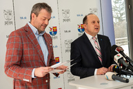 Za päť rokov  župa znížila zdedený dlh o 8,7 milióna eur, vďaka lepším úrokom teraz ušetrí ďalších 200 tis. eur ročne - 20190222_TSK_CSOB_025w