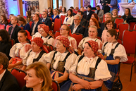 Zväčšiť fotografiu - Za výnimočné zásluhy si najvyššie ocenenie kraja prevzali ďalší laureáti - DSC_0214