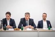 Zväčšiť fotografiu - Zástupcovia krajov sa stretli s vedením nového ministerstva - DSC04530