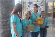 Žltými kvietkami pri príležitosti dňa narcisov rozkvitol celý župný úrad - IMG_7532