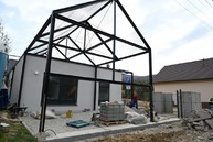 Zväčšiť fotografiu - Zo starého kaštieľa sa onedlho presťahujú do nových bezbariérových domčekov