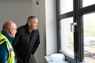 Zväčšiť fotografiu - Zo starého kaštieľa sa onedlho presťahujú do nových bezbariérových domčekov