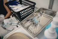 Zväčšiť fotografiu - Župa bude počas víkendu očkovať vakcínami astrazeneca aj pfizer - TSK_Otvorenie VKOC Trenčín-184