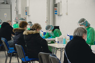 Zväčšiť fotografiu - Župa bude počas víkendu očkovať vakcínami astrazeneca aj pfizer - TSK_Otvorenie VKOC Trenčín-81