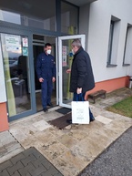 Zväčšiť fotografiu - Župan absolvoval silvestrovský výstup na strážov, poďakoval aj záchranným zložkám na severe kraja - 20211231_141000