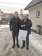 Zväčšiť fotografiu - Župan absolvoval silvestrovský výstup na strážov, poďakoval aj záchranným zložkám na severe kraja - 8