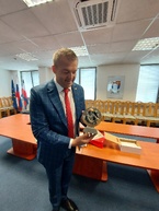 Zväčšiť fotografiu - Župan prijal zástupcov dobrovoľných hasičov z kraja - 20220527_152600