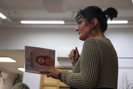 Zväčšiť fotografiu - Zvedavý škriatok láka generácie do sveta kníh