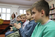 Zväčšiť fotografiu - Zvedavý škriatok láka generácie do sveta kníh