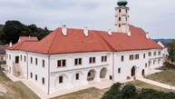 Zväčšiť fotografiu - Do objektov trenčianskeho múzea zavítalo vlani takmer 200 tisíc návštevníkov - Draškovičov kaštieľ