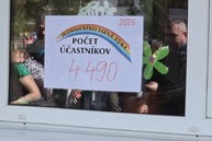 Zväčšiť fotografiu - Jarný pochod do strážovských vrchov opäť prilákal tisíce turistov