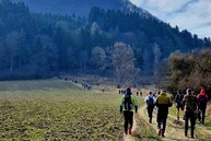 Zväčšiť fotografiu - Jarný pochod do strážovských vrchov opäť prilákal tisíce turistov