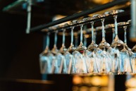 Zväčšiť fotografiu - Už piatym rokom hľadáme top gastro zariadenie v trenčianskom kraji - chuttersnap-DOBIZ_sqgXM-unsplash