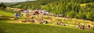 Vrcholy 3. ročníka vrchárskej koruny trenčianska predstavia jaskyne, dračiu studňu aj mauzóleum - Bikepark Kálnica
