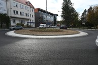Zväčšiť fotografiu - Zmodernizovaná križovatka v prievidzi ponúka bezpečnejší a bezbariérový pohyb