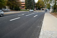 Zväčšiť fotografiu - Zmodernizovaná križovatka v prievidzi ponúka bezpečnejší a bezbariérový pohyb