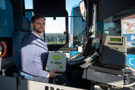 Zväčšiť fotografiu - Defibrilátory nájdete aj v modrých autobusoch na hornej nitre - 20220314_PD_SAD_024w