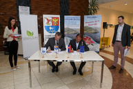 Do kúpeľov už aj na bicykli – župa sa priblížila k výstavbe ďalšieho úseku vážskej cyklotrasy - 20170919_NIMNICA_memorandum_cyklotrasa_023r