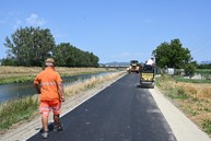 Zväčšiť fotografiu - Finišujú práce na predposlednom úseku vážskej cyklomagistrály