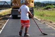 Zväčšiť fotografiu - Finišujú práce na predposlednom úseku vážskej cyklomagistrály