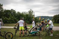 Zväčšiť fotografiu - Káčer bicykloval aj po najobľúbenejšej župnej cyklotrase - TSK_Káčer na bicykli_mini-51
