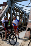 Kraj šliape do pedálov a usilovne pracuje na medzinárodnej cyklotrase, ktorá spojí dve krajiny, kraje i dva hrady - 20190617_cyklotrasa_TN_NEMSOVA_009w